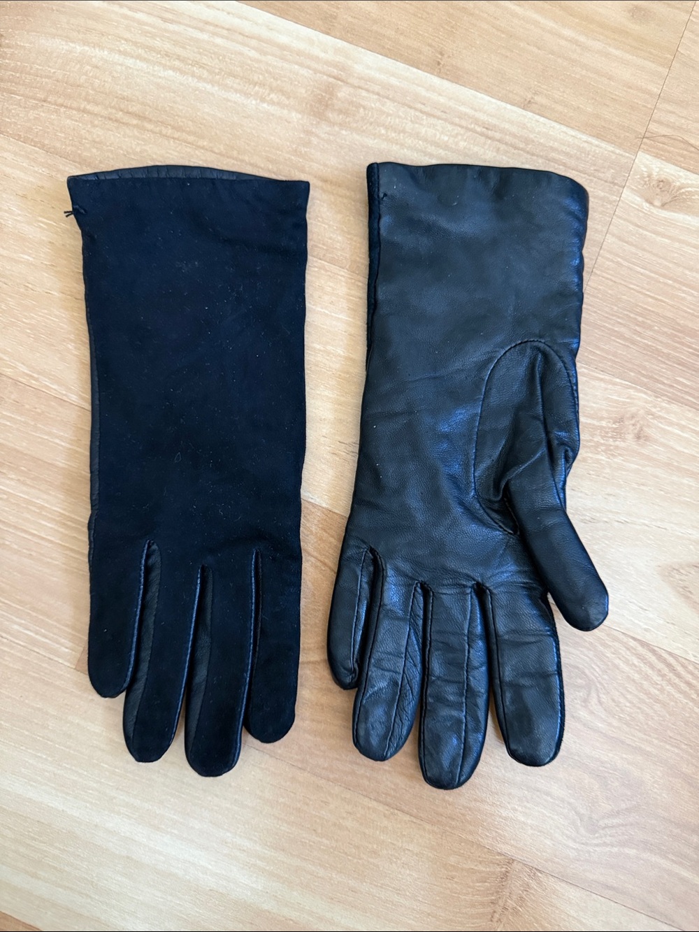 Vintage Black Leather and Suede Women’s Gloves